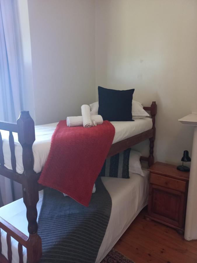 Dreamers Guesthouse - No Loadshedding キング・ウィリアムズ・タウン エクステリア 写真