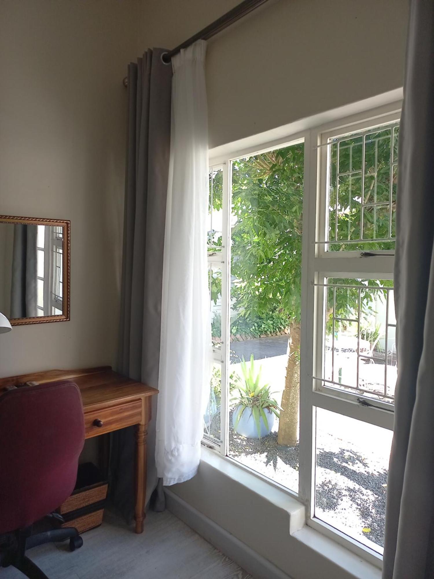 Dreamers Guesthouse - No Loadshedding キング・ウィリアムズ・タウン エクステリア 写真